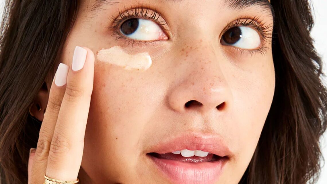 Eye Cream for Dark Circles That Helps Bright Under Eye Skin